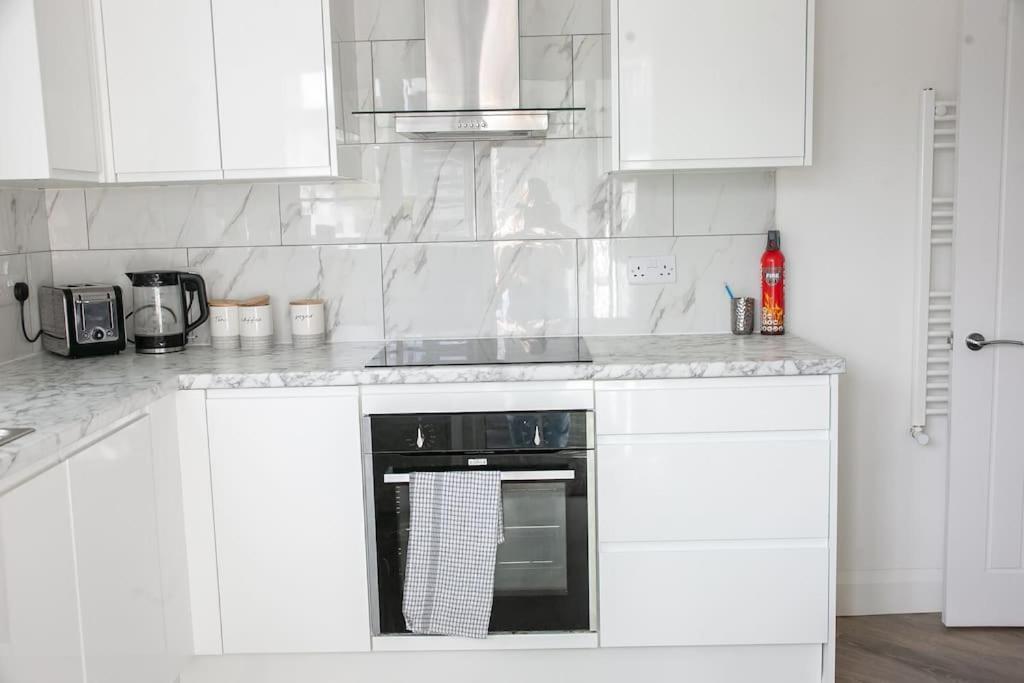 Coastal Haven In Leigh-On-Sea Apartment เซาเทนด์ ออน ซี ภายนอก รูปภาพ